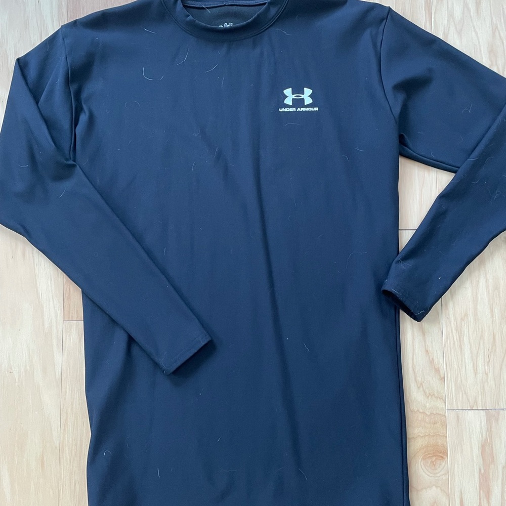Under Armour dry fit L/S - Like New condition. Says XL but fits more like size L